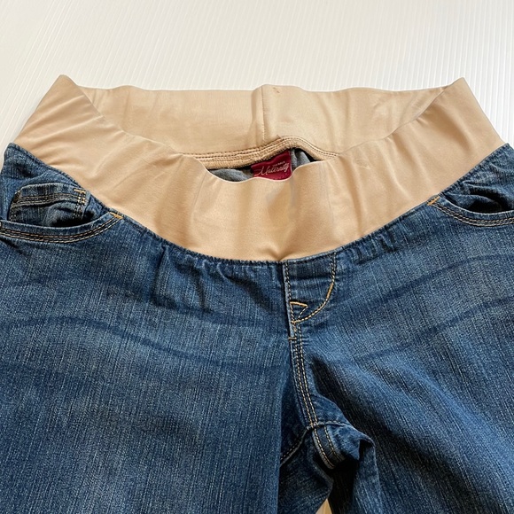 Old Navy Denim - Old Navy Maternity skinny flare low rise jean, size 6